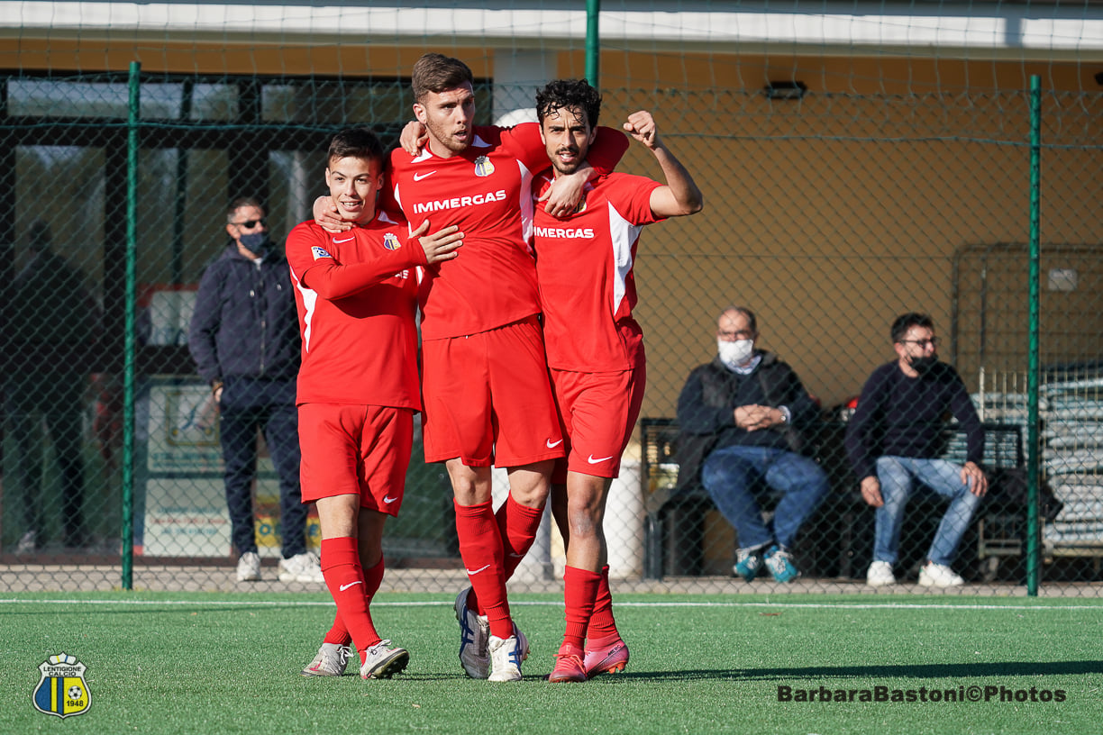 Fiorenzuola in vetta, la promozione è una corsa a due