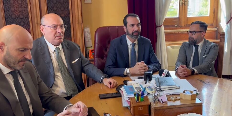 Acr Messina, scadenze imminenti: il Sindaco Basile prova a giocare il jolly